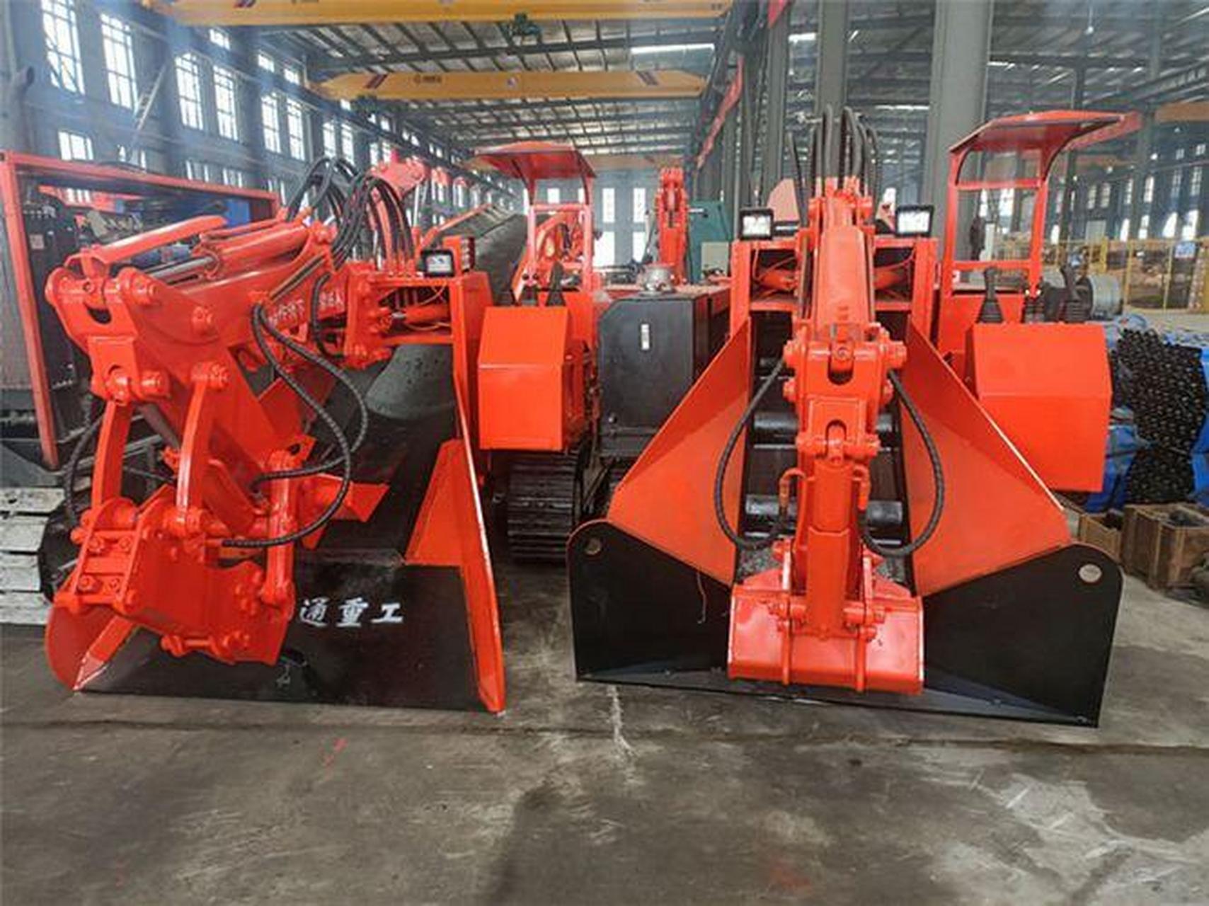 襄陽(yáng)永力通扒渣機(jī)生產(chǎn)廠(chǎng)家 60輪式扒渣機(jī),前方向后擺尾,實(shí)心胎